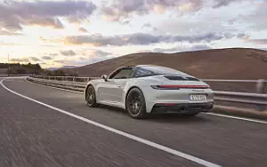 Porsche 911 Targa 4 GTS      4K Ultra HD