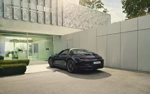 Porsche 911 Targa 4 GTS Edition 50 Years Porsche Design      4K Ultra HD