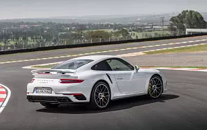 Porsche 911 Turbo S      4K Ultra HD