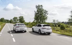 Porsche Cayenne Turbo S E-Hybrid Coupe      4K Ultra HD