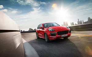 Porsche Cayenne GTS      4K Ultra HD