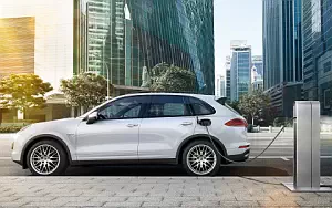 Porsche Cayenne S E-Hybrid      4K Ultra HD