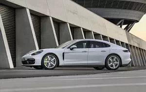 Porsche Panamera 4S E-Hybrid      4K Ultra HD