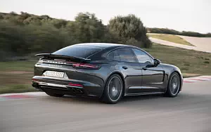 Porsche Panamera Turbo S E-Hybrid      4K Ultra HD