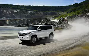 Toyota Land Cruiser Prado      4K Ultra HD