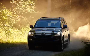 Toyota Land Cruiser 200 US-spec      4K Ultra HD