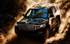 Toyota Land Cruiser 200 US-spec      4K Ultra HD