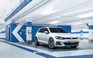 Volkswagen Golf GTE      4K Ultra HD