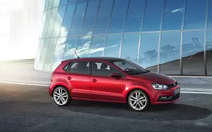 Volkswagen Polo TSI 5door      4K Ultra HD