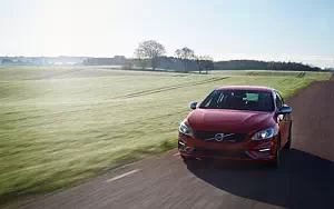 Volvo S60 T6 AWD R-Design      4K Ultra HD