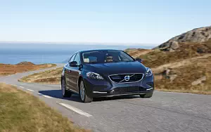 Volvo V40 D4      4K Ultra HD