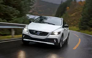 Volvo V40 D4 Cross Country      4K Ultra HD