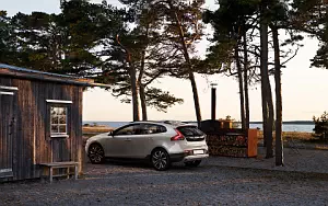 Volvo V40 T5 AWD Cross Country      4K Ultra HD