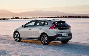 Volvo V40 T5 AWD Cross Country      4K Ultra HD