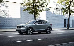 Volvo XC40 T5 Momentum      4K Ultra HD