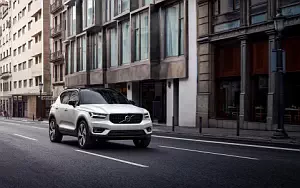 Volvo XC40 T5 R-Design      4K Ultra HD