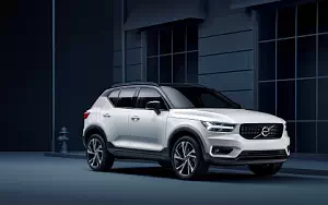 Volvo XC40 T5 R-Design      4K Ultra HD