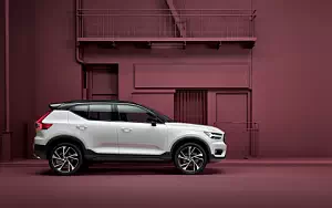 Volvo XC40 T5 R-Design      4K Ultra HD