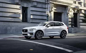 Volvo XC60 T8 R-Design      4K Ultra HD