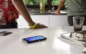 Sony Xperia E4       4K Ultra HD