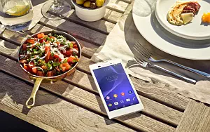 Sony Xperia T3       4K Ultra HD