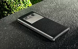 Vertu Aster       4K Ultra HD