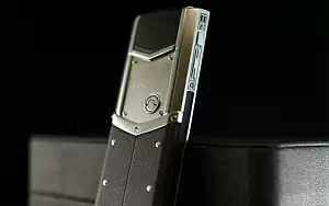 Vertu       4K Ultra HD