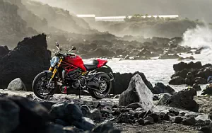 Ducati Monster 1200 S      4K Ultra HD