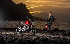 Ducati Monster 1200 S      4K Ultra HD